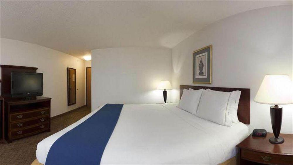 Holiday Inn Express & Suites Alliance By Ihg Extérieur photo