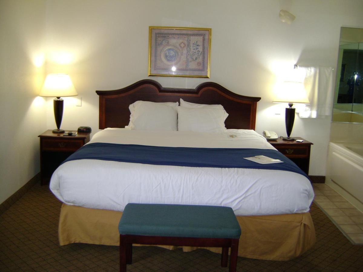 Holiday Inn Express & Suites Alliance By Ihg Extérieur photo