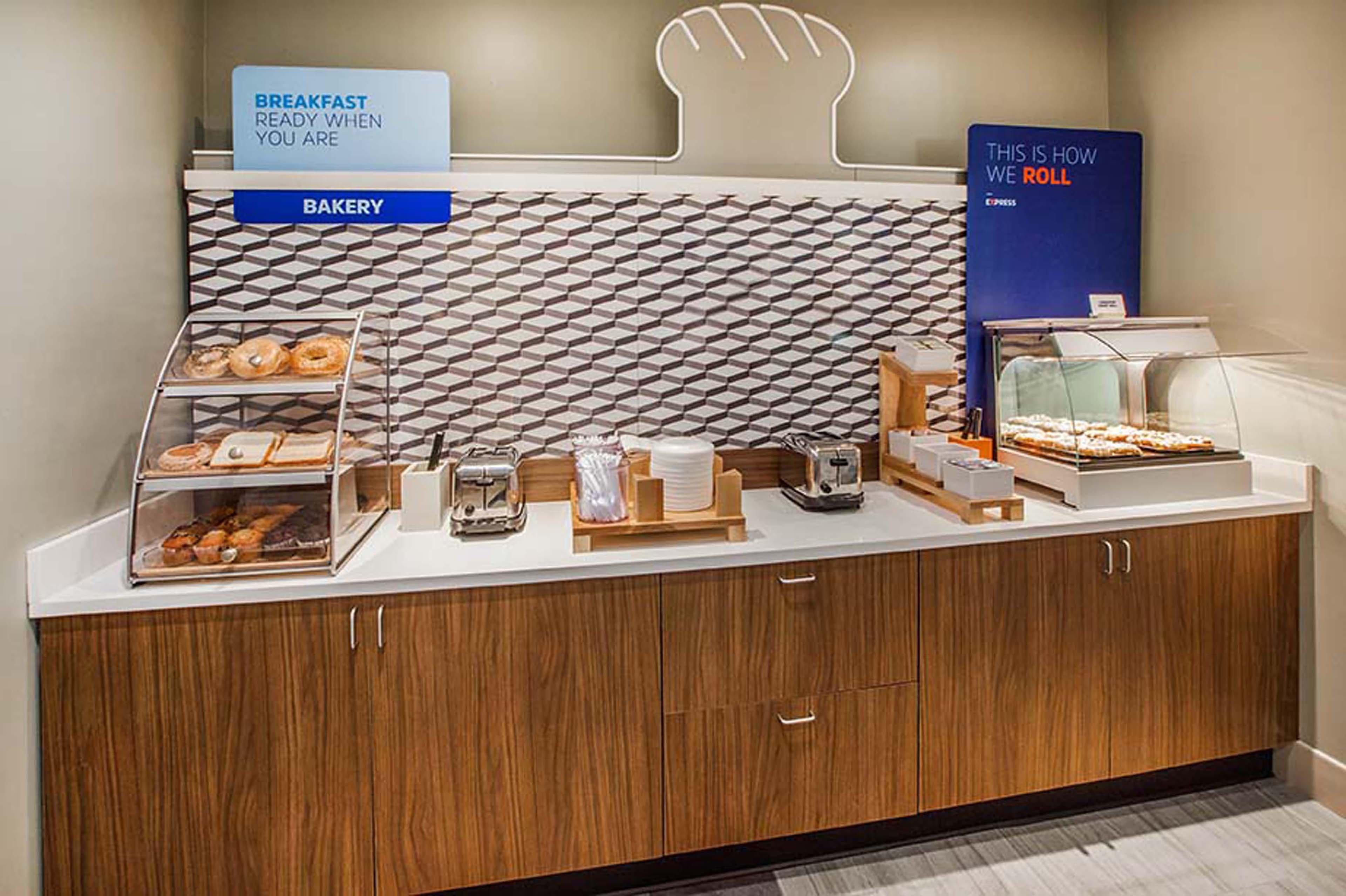 Holiday Inn Express & Suites Alliance By Ihg Extérieur photo