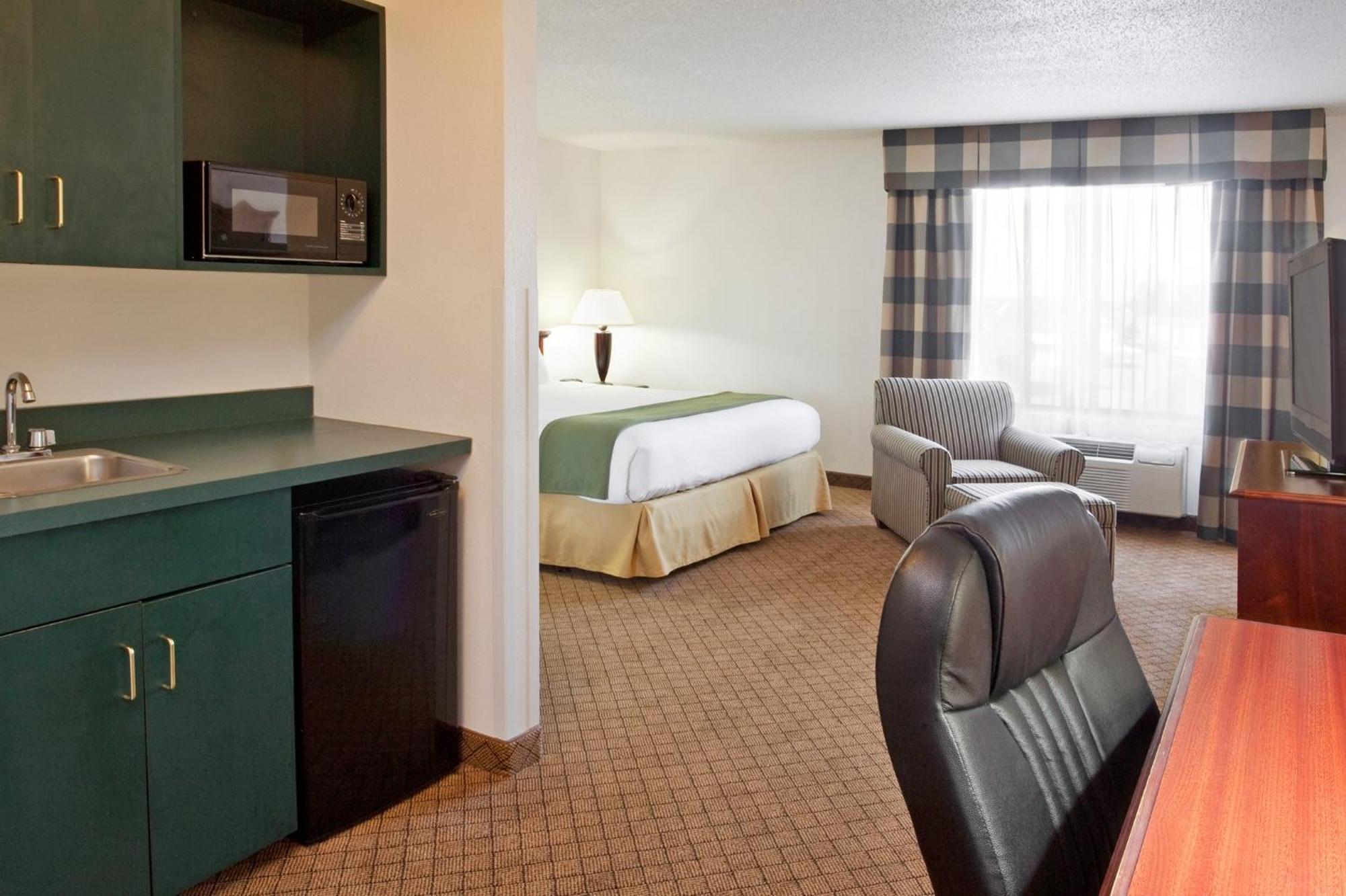 Holiday Inn Express & Suites Alliance By Ihg Extérieur photo