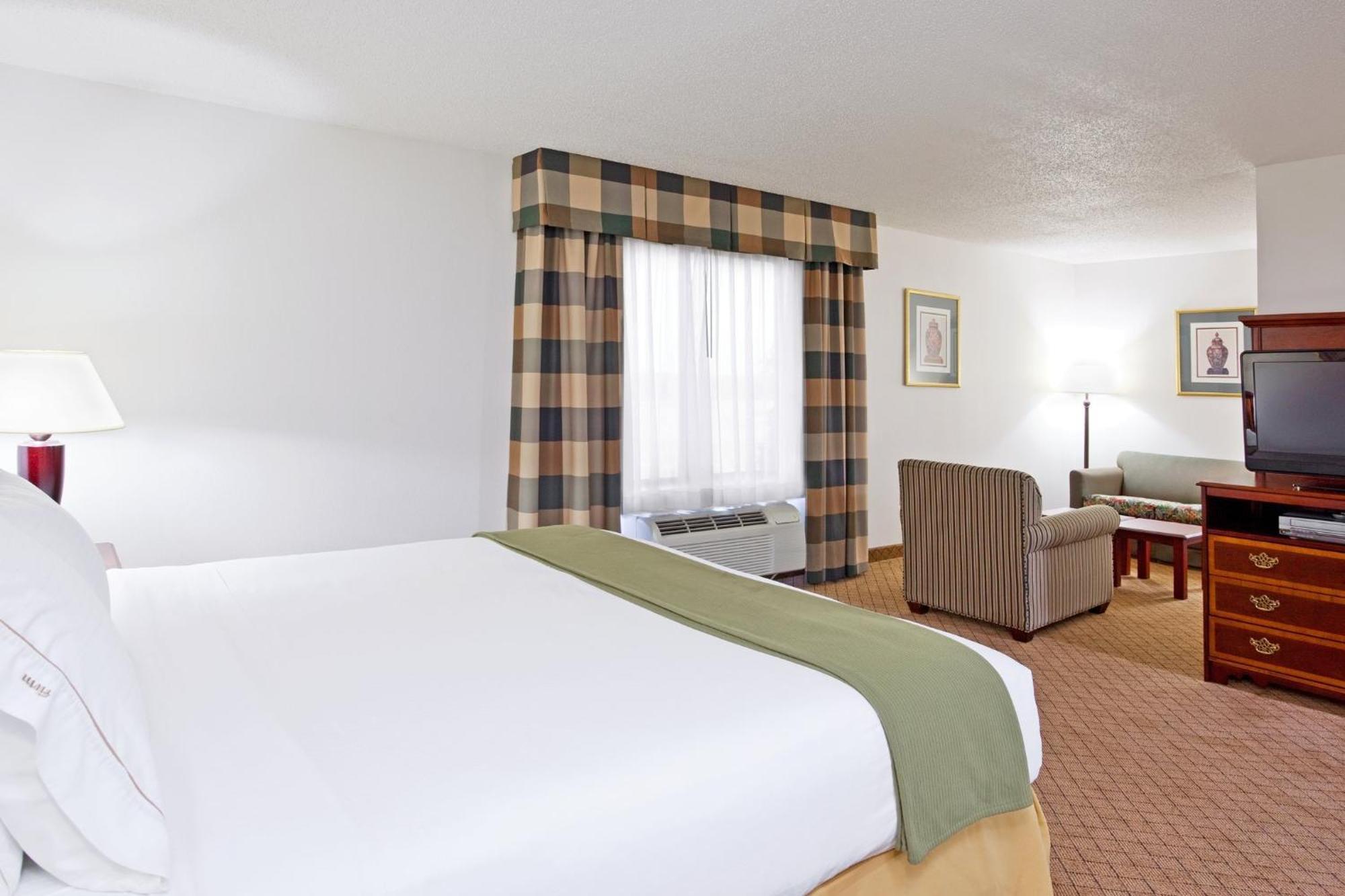 Holiday Inn Express & Suites Alliance By Ihg Extérieur photo