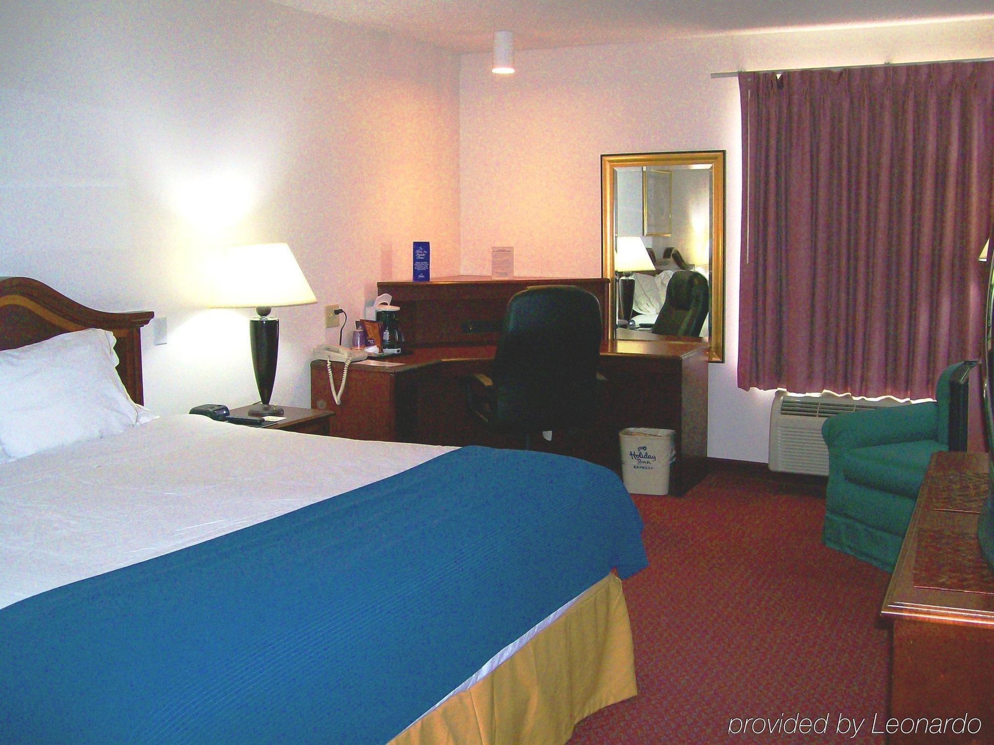 Holiday Inn Express & Suites Alliance By Ihg Extérieur photo